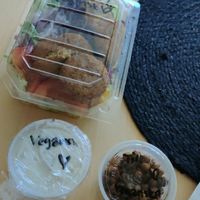 Vegan salad with garlic sauce and roasted chickpeas at Kalasboden in Vanersborg