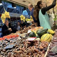 Dates at Mercado Central de Valencia in Valencia
