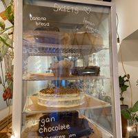 Vegan chocolate cake and other pastries at 30ml in Utrecht