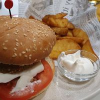 Nueva veggy burger DK at Duake City Coffee Bar in Navalcarnero