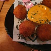 Mac n cheese balls at Vegan Junk Food Bar - El Born in Barcelona