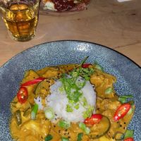 Vegan curry with vegan chicken and vegetables with rice 😍 so creamy and good at De Buurman in Heerenveen