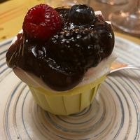 Chocolate cupcake with wild berries  at Laboratorio - Food. Drink. Green Cosmetics in Jesi