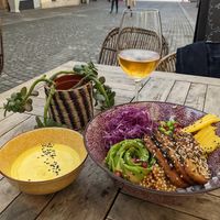 Sushi bowl with tempeh and orange wine at Gostilna Vida in Ljubljana