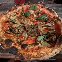 „Ammore mi“ veganized without cheese  at Pop's Place Pizza in Ljubljana