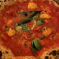 So much flavor in this simple pizza 🤌🏻  at Pop's Place Pizza in Ljubljana