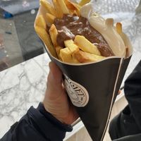 fries XXL + vegan sauce   at Heertje Friet in Amsterdam
