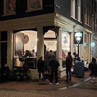 Queue at Heertje Friet in Amsterdam