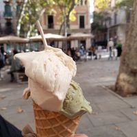 Salted caramel and pistaccio at AMMA Gelato in Barcelona