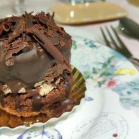 Coffee cake at Un Piano dans la Théière in La Rochelle