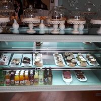 Du choix pour les desserts ! at Un Piano dans la Théière in La Rochelle