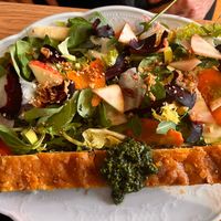 Carrot cake & salade  at Un Piano dans la Théière in La Rochelle