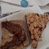 Nusskuchen & Kirschstreusel-Kuchen zum Mitnehmen at Kaffeetasse in Buehl