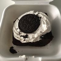 Oreo brownie at Debby's Good Veggie Food in Barcelona