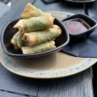 Vegan wakame loempia’s met chilisaus  at Havenpaviljoen Wad Anderz in Schiermonnikoog