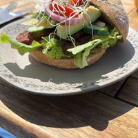 Vegan broodje tempeh. Echt heerlijk! ☺️  at Havenpaviljoen Wad Anderz in Schiermonnikoog