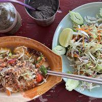 Shan Noodles and Burmese Salad #Veganuary at Two Sisters in Pai