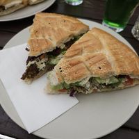 Fladenbrot mit Falafel at Cafe Riptide in Braunschweig