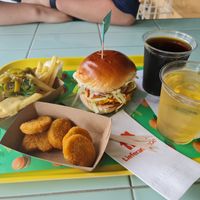 Burger, Chili Cheese Fries & Nuggets at Vedang - green burger | Bikini in Berlin