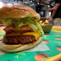 Beyond burger at Vedang - green burger | Bikini in Berlin