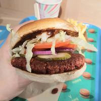 Babycue burger - size #Veganuary at Vedang - green burger | Bikini in Berlin