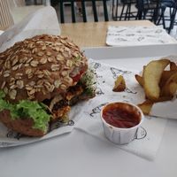 Tofu burger at Krowarzywa - Monte Cassino in Szczecin