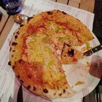 vegan cheese pizza at Montevino in Schierke