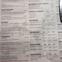 Zwei vegane Pizzen sind Standard - mit „Veganem Aufschnitt“ ist Naturtofu gemeint!  at Montevino in Schierke