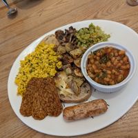 Vegan cooked breakfast at Thrive in Cambridge
