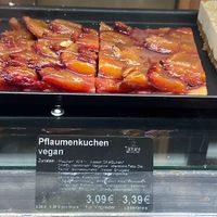 Plum cake   at LPG Biomarkt - Hauptstr in Berlin