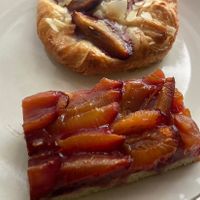 Vegan plum baked goods   at LPG Biomarkt - Hauptstr in Berlin