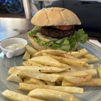 Bean burger and friess #Veganuary at Mundo Vegano in Bogota