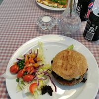 Frikadelle burger at Karl e in Frederiksvaerk