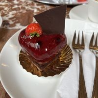 Veganes Beerentörtchen mit Schokocreme   at Café Central in Vienna