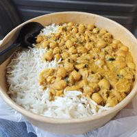 Chana Masala, chickpeas with spices in a masala curry sauce (7€ for depicted small portion, there is also a big portion for 11.5€) at Indian Curry in Frankfurt