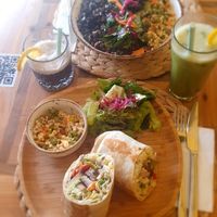 The tofu burrito and the mushroom bowl at Pisekar Vegan Food in Antalya