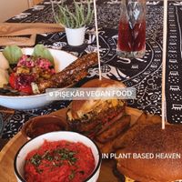 Burger and Bowl at Pisekar Vegan Food in Antalya