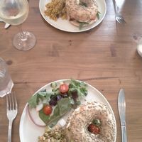 Bagel met hummus at WASBAR in Leuven