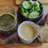 Broodjes, soepje, smoothie en salade at Ludiek in Havelte