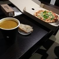 Soup and pizza at Rakau in Queenstown