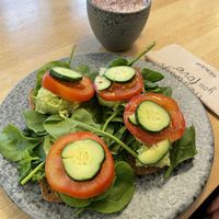 avocado-pesto sandwich (open/large) & cappuccino with oat milk at 42°Raw in Copenhagen