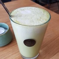 Matcha almond latte (sugarfree) at Emmi's Kitchen - Werinherstr in Munich