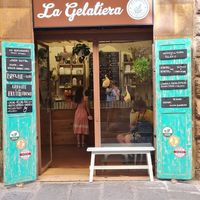 Lovely vegan ice cream and not just sorbets.  I had a delicious stracciatella!  All the green stickers ate vegan options. at La Gelatiera in Florence