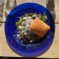Ciabatta paddenstoel met truffelsaus en parmezaan 1/2  at Noemme in Den Bosch