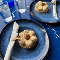 Tarte fleur caramel at My Green Pastry in Porto