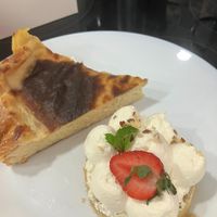 very good flan and the falling-apart-cake at My Green Pastry in Porto