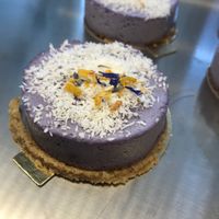 Cheesecake myrtille coco sans gluten at My Green Pastry in Porto