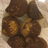 Chocolate-speculoos truffles at Contribution in Louvain-la-neuve