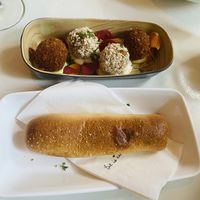 Worstenbroodje, jackfruit en thaisecurry bitterballen   at Eetbar DIT in Den Bosch