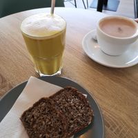 Curcuma latte mhmm!!! Oatmilk at L'Echo in Lausanne